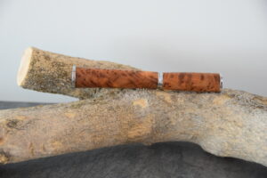 Stylo Bille Artisanal – Métal chromé et Loupe de Thuya